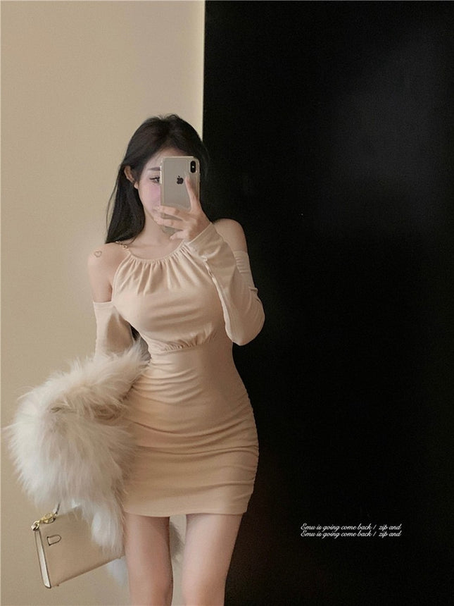 Halter Off-the-shoulder dress women's spring 2024 new pure hot girl sexy figure beautiful sheath short skirt