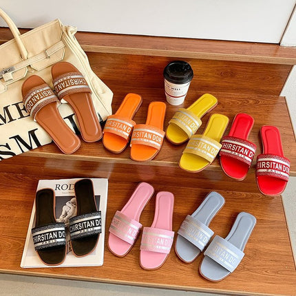 2025 Summer Outfit Women's Shoes with Flat Bottom Square Head Beach Travel Casual All-match Slippers Embroidered Letters