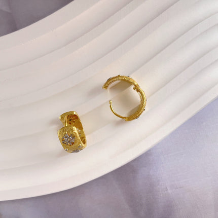 Cross-Border French Vintage Brushed Diamond Eight-Pointed Star Earrings with Niche Design and Hollow Four-Leaf Clover Hoop Earrings