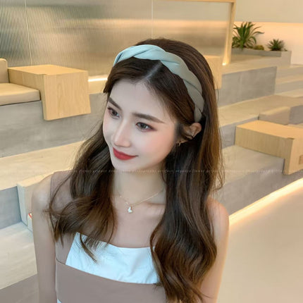 Handmade Cute Braided Cross Headband for Washing Face, Non-Slip Hairband for Holding Hair, Women's Hair Accessory Headband