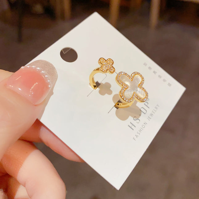 Niche Personalized Fashion Light Luxury All-match High-end Sense Micro-inlaid Zircon Shell Four-leaf Flower Opening Ring Delicate Finger Ring