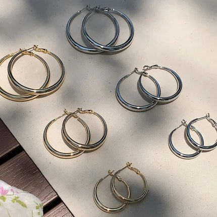 Metal Big Ear Ring 2025 New Explosive Exaggerated Earrings Women's Piece Ring Earrings Circle Advanced Sense Cold Wind Earrings