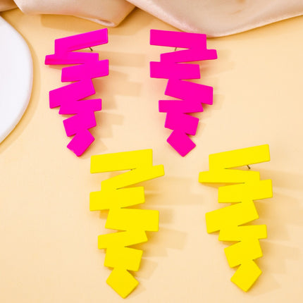 Qingdao jewelry cross-border new fashion personality punk exaggerated trend Joker geometric elements retro spray paint earrings