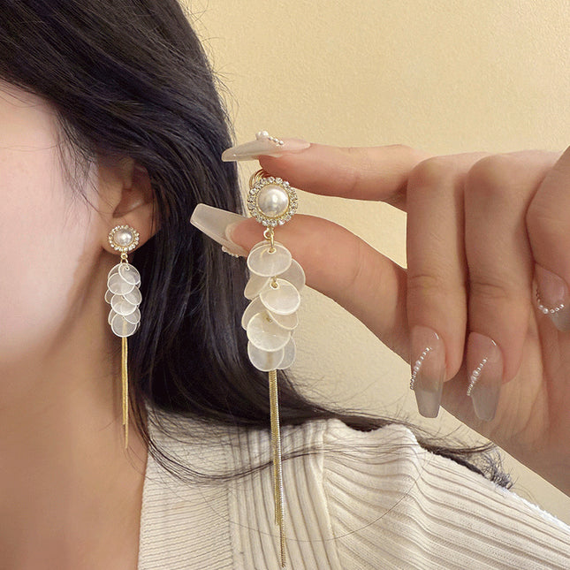 Diamond Round Pearl Shell Tassel Earrings French Elegant Korean Style Light Luxury Advanced Mosquito Incense Plate Ear Clip