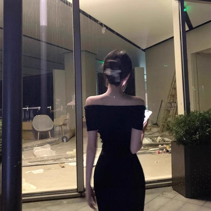 High-Cold Royal Sister Wear Black One-Line Collar Dress for Women with Summer Elegant, Slimming Look and Hip-Hugging Long Skirt