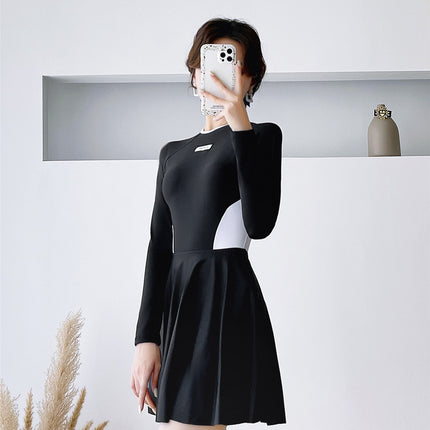 2024 New Sporty Swimsuit Sexy Slim-fit Belly-covered Backless Long-sleeved Conservative Black and White Color-block Swimsuit for Women