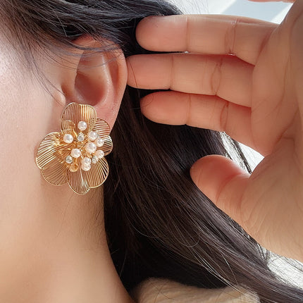 Retro New elegant gentle chic flower stud earrings exaggerated design personalized niche earrings earrings 925 high-grade
