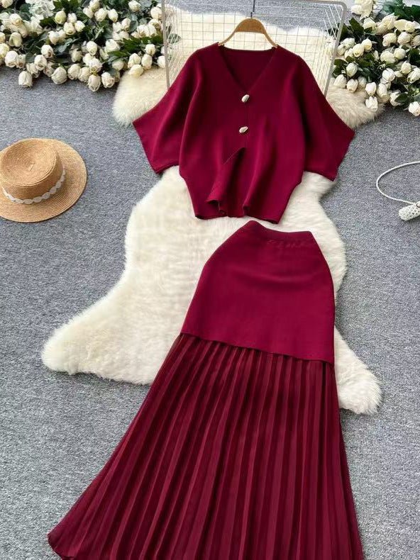 2025 Loose Short-Sleeved V Neck Top, High-Waisted Pleated Long Skirt, Two-Piece Set, Fashionable and Elegant Skirt Set