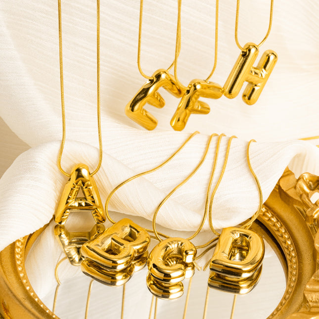 Cross-border fashion sense Europe and the United States 26 English letter pendant smooth bubble letter necklace women wholesale