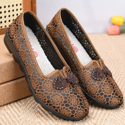 Wholesale and retail summer middle-aged and elderly women's breathable old lady foreign trade cloth shoes mesh mother flat grandma
