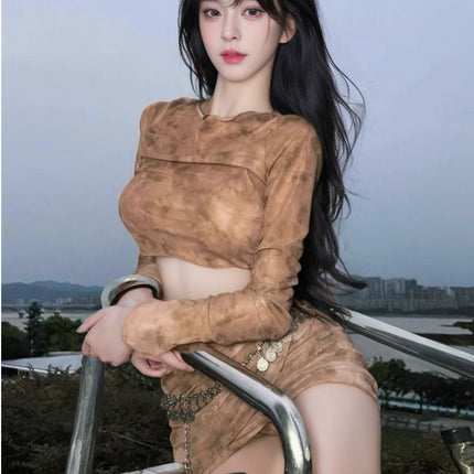 Four-Piece Sexy Bikini Set with Long Sleeves, Tummy-Concealing, Slimming, Suitable for Hot Spring Vacation, Women's Swimsuit