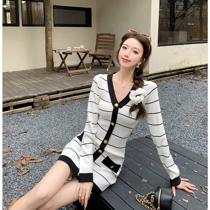 Tweed Style Contrasting Color Knitted Dress 2025 Autumn and Winter Korean and Japanese Socialite V-Neck Light Luxury Waist-Cinching Bodycon Dress 8196