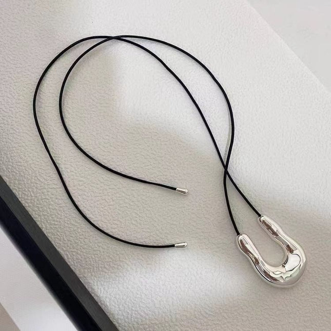 European and American Niche U-shaped Necklace Metal Design Sense Horse Pendant Ins Style Simple Cold Style Horseshoe Necklace
