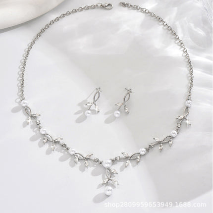Vintage Light Luxury Crystal Drop Necklace Earrings suit Fashion Elegant Bridal Dress Accessories Necklace Jewelry Goods