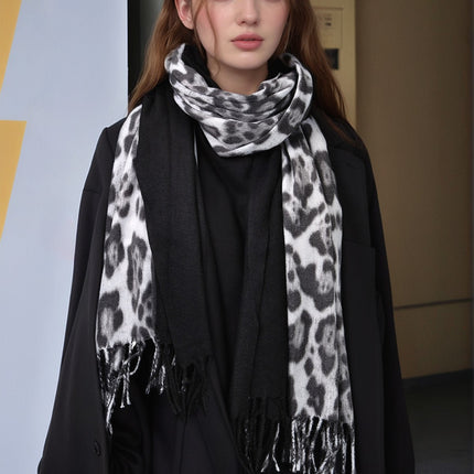 Women's Leopard Print Scarf Imitation Cashmere Thickeneded Tassel Fashion Printed Warm Scarf Autumn and Winter Cold-Proof Cloak Shawl