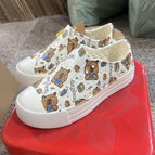 211 carat / 38 (Sneaker Size)