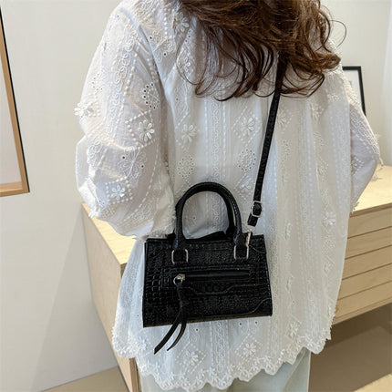 Niche Design High-End Bags for Women 2025 New British Retro Motorcycle Exquisite Small Square Bag Versatile Crossbody Bag
