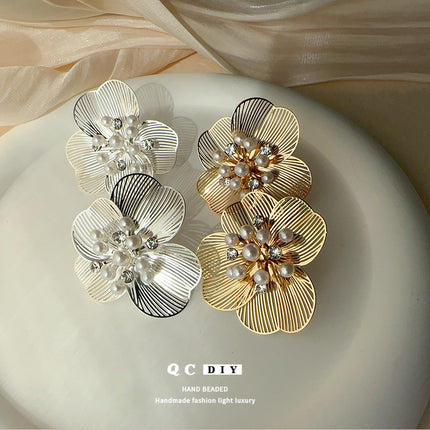 Retro New elegant gentle chic flower stud earrings exaggerated design personalized niche earrings earrings 925 high-grade