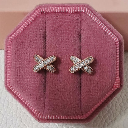 Amazon Minimalist Cool Style Zircon X-shaped Earrings for Women Simple Small Letter All-match Student Earrings e7501