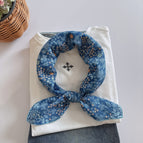 Flowers bloom all over the screen blue / 56x56cm square scarf