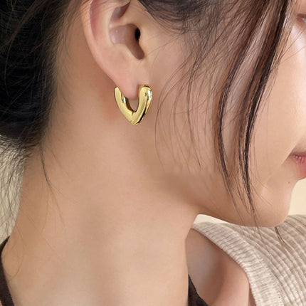 Heart-Shaped Earrings 2026 New Trendy Niche Design High-End 925 Silver Needle Ear Studs Hoop Earrings Ear Clips Women's Ear Accessories