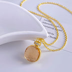 Necklace/gold champagne (weight 7.5g)