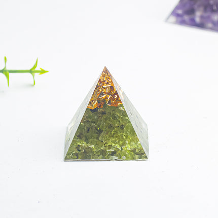 Foreign Trade Amazon Natural Crystal Gravel Glue 3cm Pyramid Home Office Desk Decoration Ornaments Raw Ore