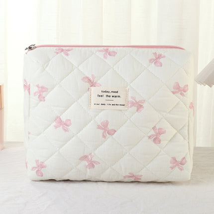 Factory Direct Sale Portable Cosmetic Bag Women's Large Capacity Niche Design Storage Bag Portable Ultra Light Quilted Multi-Layer Bag
