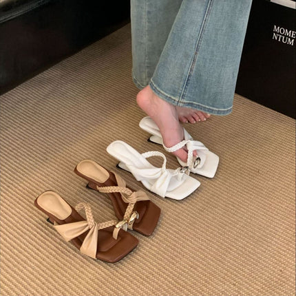 French Resort Style Retro Woven Square Toe Slippers for Women's Summer Outer Wear, Elegant Straw Flip-Flops, Comfortable Sandals