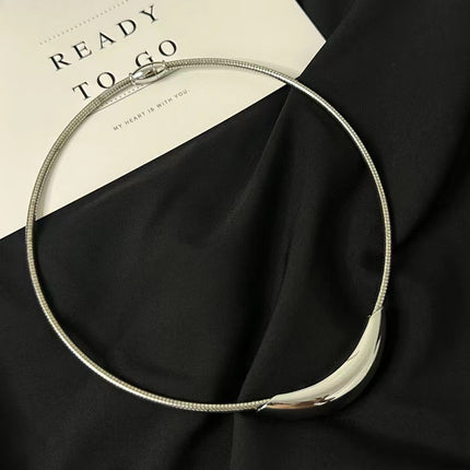European and American titanium steel metal style curved elbow necklace women's elastic magnetic suction buckle collar round snake bone chain Cold style necklace