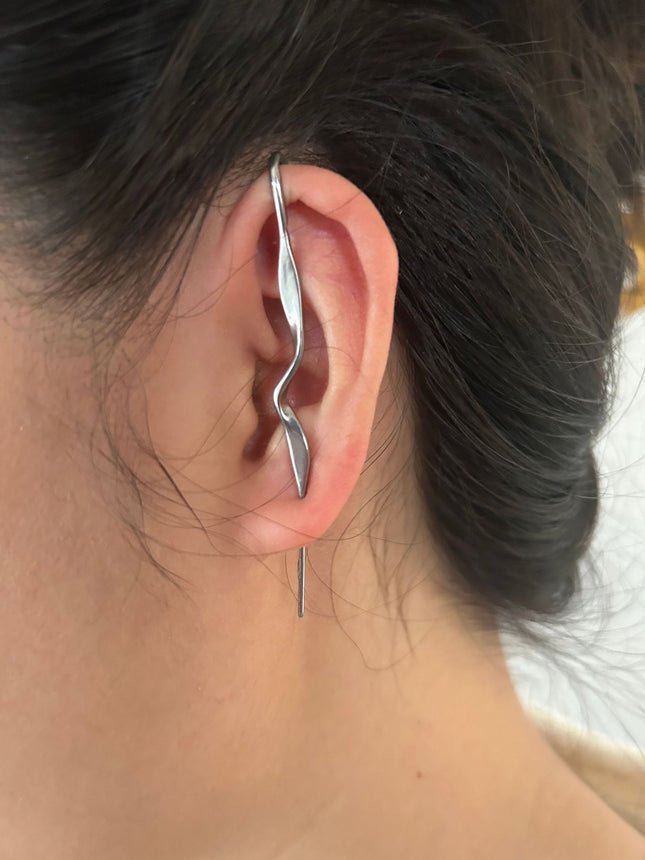 New Stainless Steel Cast Tiger Snake Ear Hanger Punk Exaggerated Puncture Ear Needle Simple Slash Ear Spike Ear Stud
