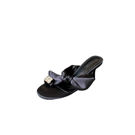 2025 New Summer Flats Bow with Rhinestone Flower Decoration Classic Elegant Sandals