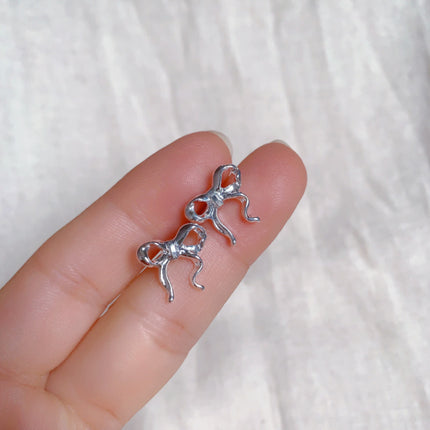 2025 New Style Earrings with a Unique Design, High-End Feel, Versatile for Everyday Wear, Fashionable Earrings Wholesale, Ear Studs for Women, Ear Cartilage Studs