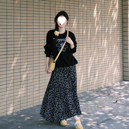 Early autumn wear with a set of American printed letters sweater floral skirt salt light two-piece suit
