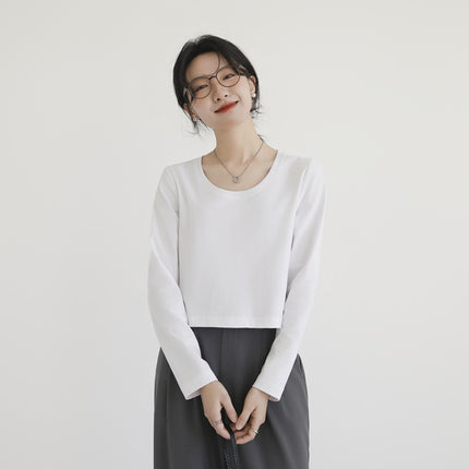 Short U-Neck T-Shirt for Women, Long-Sleeved, Regular Shoulder Fit, Loose Fit for Work, Crop Top