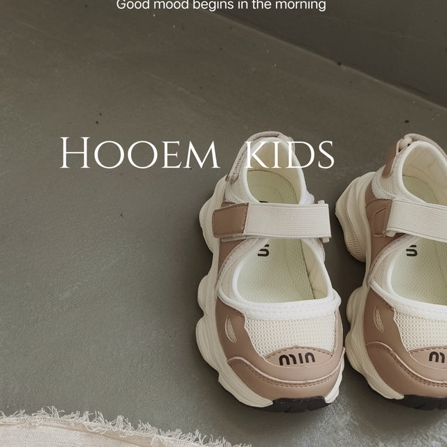2024 Summer Shallow Mouth Sneakers Girls Breathable Velcro Sports Sandals Girls Non-slip Baotou Daddy Sandals