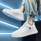 White and black (sneakers) / 39