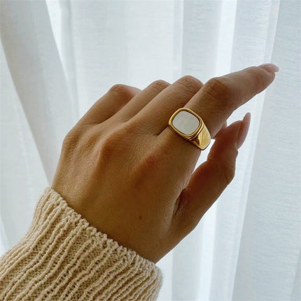 Niche Design Square White Mother-Of-Pearl Ring, Light Luxury Gold-Plated Index Finger Ring, Versatile and High-End Ring for Women
