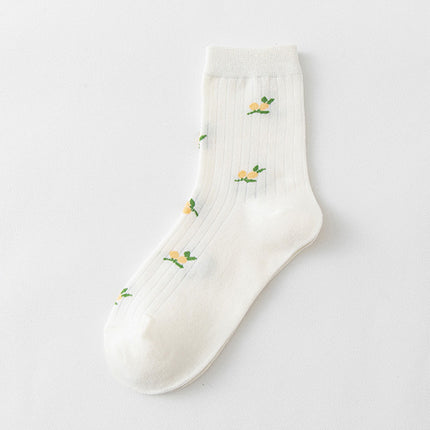 Popular online popular white women's socks solid color embroidered bear Japanese stockings cute high-top cotton socks Zhuji wholesale