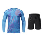 Blue top + black shorts / 20 yards