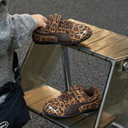 Leopard print (single lining) / 23-25 yards, 3 pairs in one hand