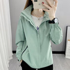 pea green (female) / M