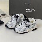 Silver shoes / 37