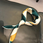 Green white yellow / Below 60cm