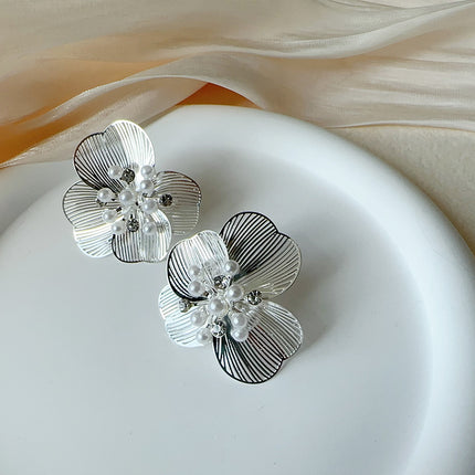 Retro New elegant gentle chic flower stud earrings exaggerated design personalized niche earrings earrings 925 high-grade