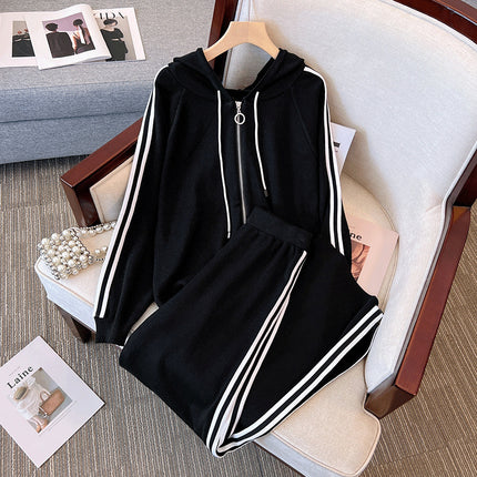 Autumn Outfit with a Complete Set of Casual Sports Suit for Women, Featuring a Slimming and Figure-Flattering Hooded Sweatshirt and Wide-Leg Pants with Contrasting Colors