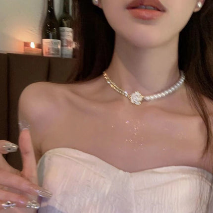 New Style Light Luxury Bow Pearl Necklace High-end Niche Design Collarbone Chain Simple All-match Alloy Necklace