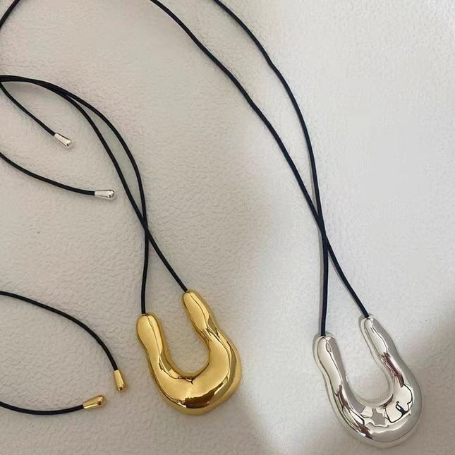 European and American Niche U-shaped Necklace Metal Design Sense Horse Pendant Ins Style Simple Cold Style Horseshoe Necklace
