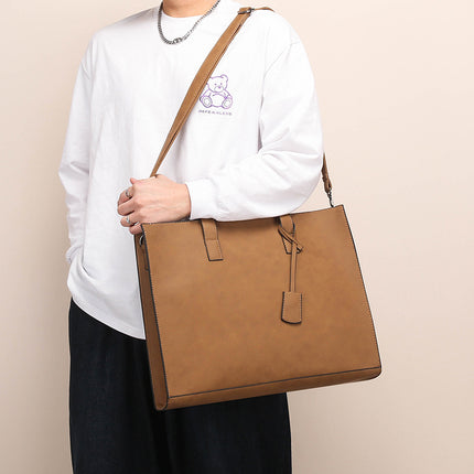 Men's bag 2022 new men's briefcase business handbag fashion vintage printing office computer bag wholesale