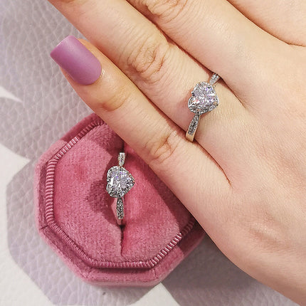 Japanese and Korean style fashion heart-shaped love zircon ladies engagement popular ring ring does not fade niche r869
